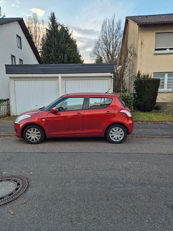 Gebraucht Suzuki Swift Comfort 94 PS (69 kW) 2011 Rot Limousine