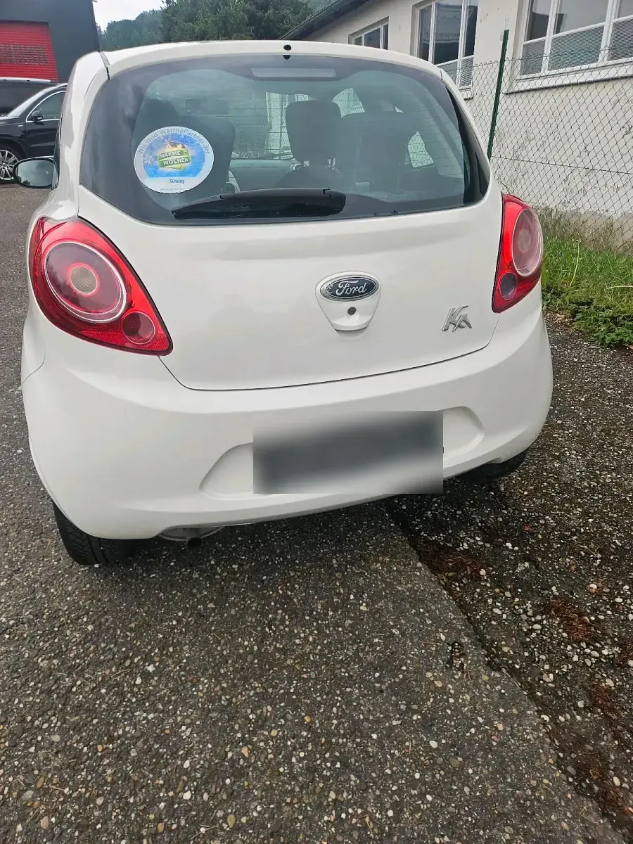 Gebraucht Ford Ka 69 PS (50 kW) 2012 Weiß Kleinwagen