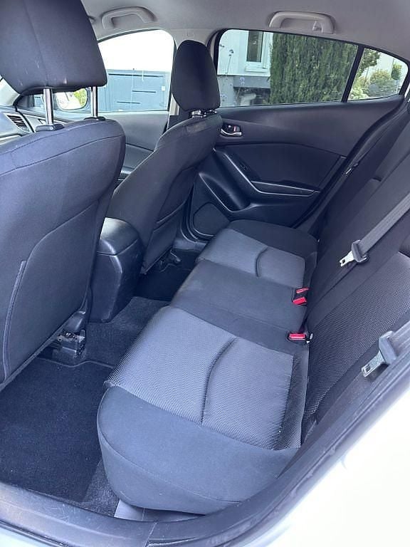 Second-hand Mazda 3 101 CP (74 kW) 2017 Alb Berlinǎ