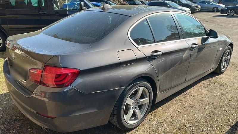Gebraucht BMW 525 204 PS (150 kW) 2010 Braun Limousine