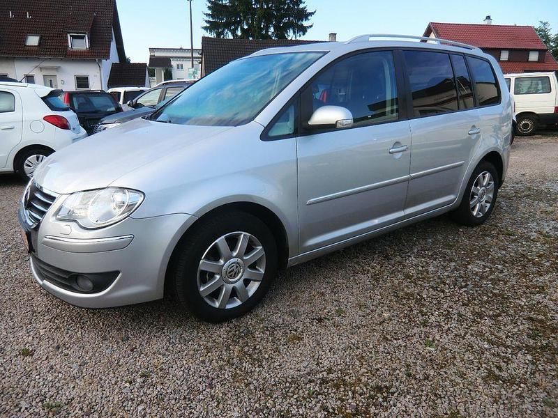 Silber Gebraucht 2008 VW Touran Highline Van / Kleinbus | 4.900 € (Fairer Preis) - Bild 1/4