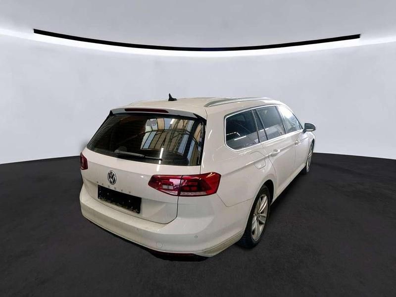 Gebraucht VW Passat 190 PS (139 kW) 2020 Pure white Kombi