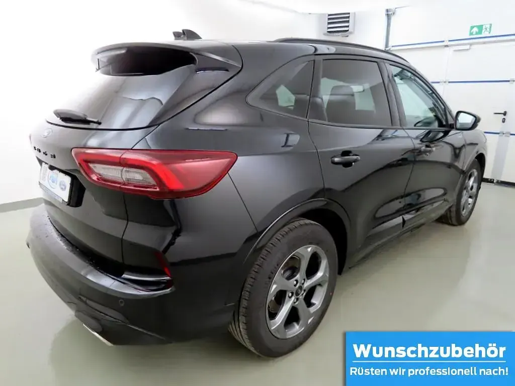 Second-hand Ford Kuga ST-Line 151 CP (111 kW) 2025 Negru SUV