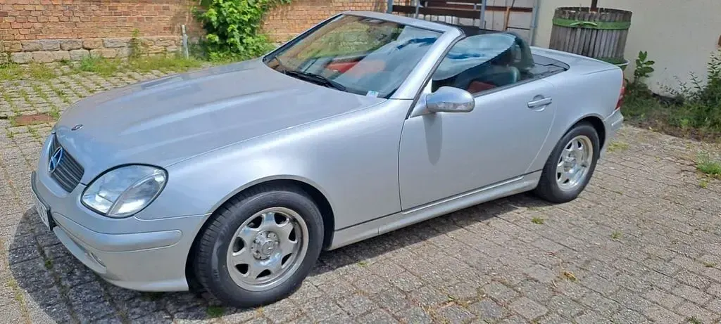 Gebraucht Mercedes SLK200 163 PS (119 kW) 2000 Silber Cabrio