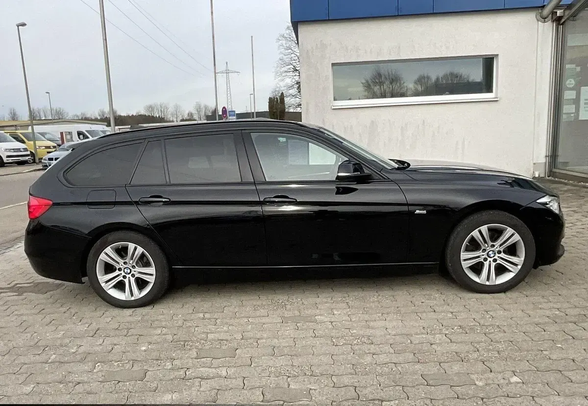 Gebraucht BMW 320 Sport Line 190 PS (139 kW) 2017 Schwarz Kombi