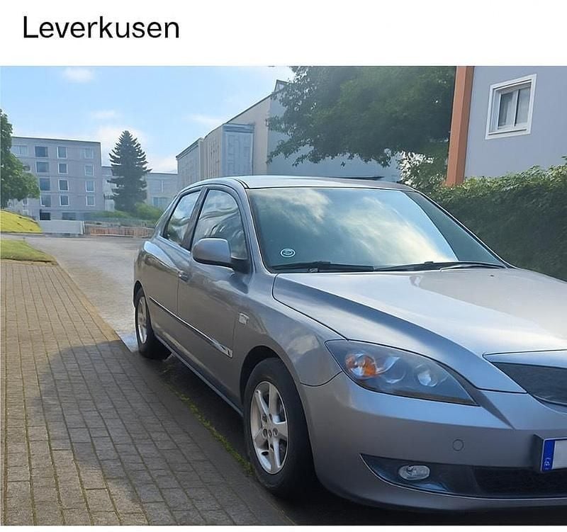 Weiß Gebraucht 2006 Mazda 3 Limousine | 2.000 € (Fairer Preis) - Bild 1/4