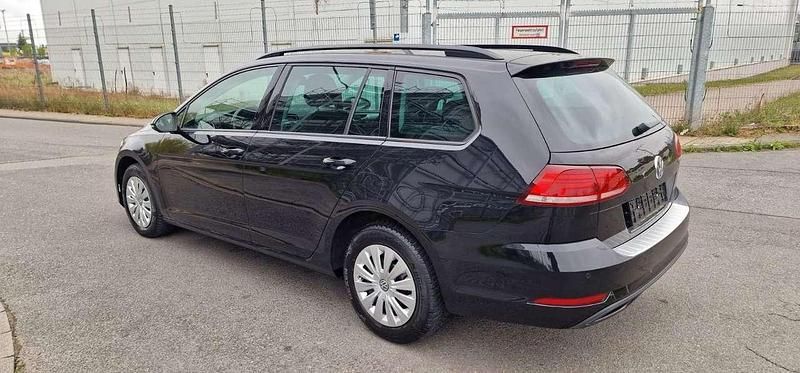 Gebraucht VW Golf VII Trendline 110 PS (80 kW) 2017 Schwarz Kombi