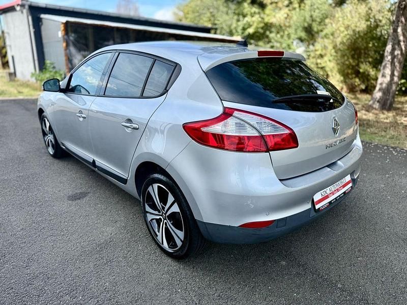 Gebraucht Renault Mégane Bose Edition 131 PS (96 kW) 2012 Silber Limousine