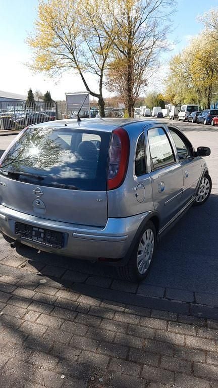 Gebraucht Opel Corsa 75 PS (55 kW) 2004 Silber Kleinwagen