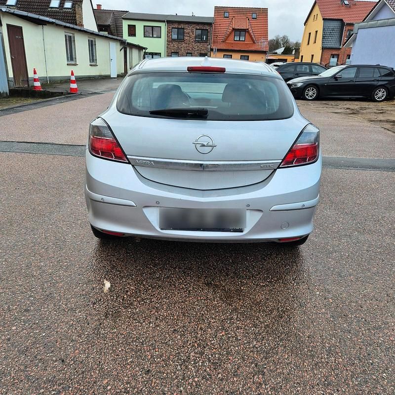 Gebraucht Opel Astra GTC 116 PS (85 kW) 2008 Silber Coupé