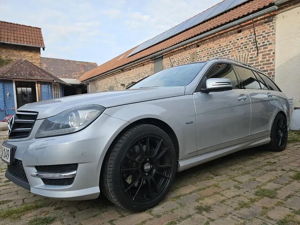 Gebraucht Mercedes C350 AMG 265 PS (194 kW) 2012 Silber Limousine