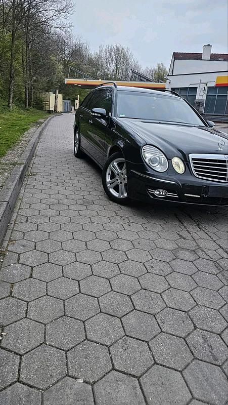 Gebraucht Mercedes E320 224 PS (164 kW) 2008 Schwarz Kombi