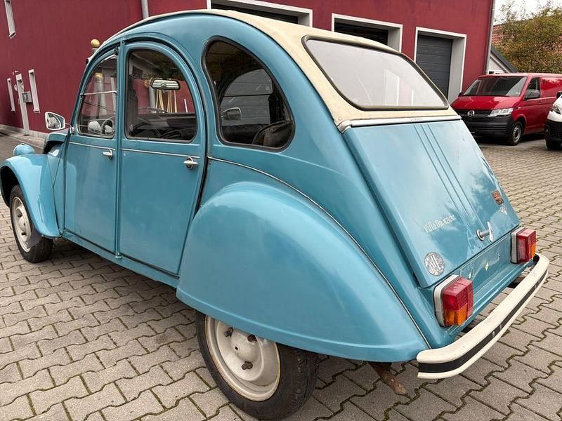 Second-hand Citroën 2CV 29 CP (21 kW) 1981 Albastru Berlinǎ