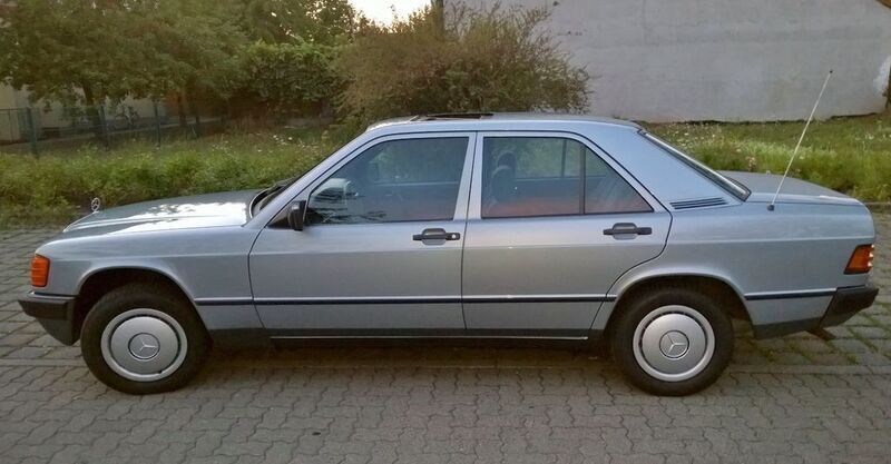 Gebraucht Mercedes 190 122 PS (89 kW) 1983 Blau Limousine