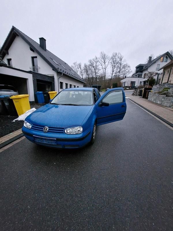 Gebraucht VW Golf IV 102 PS (75 kW) 2001 Kleinwagen