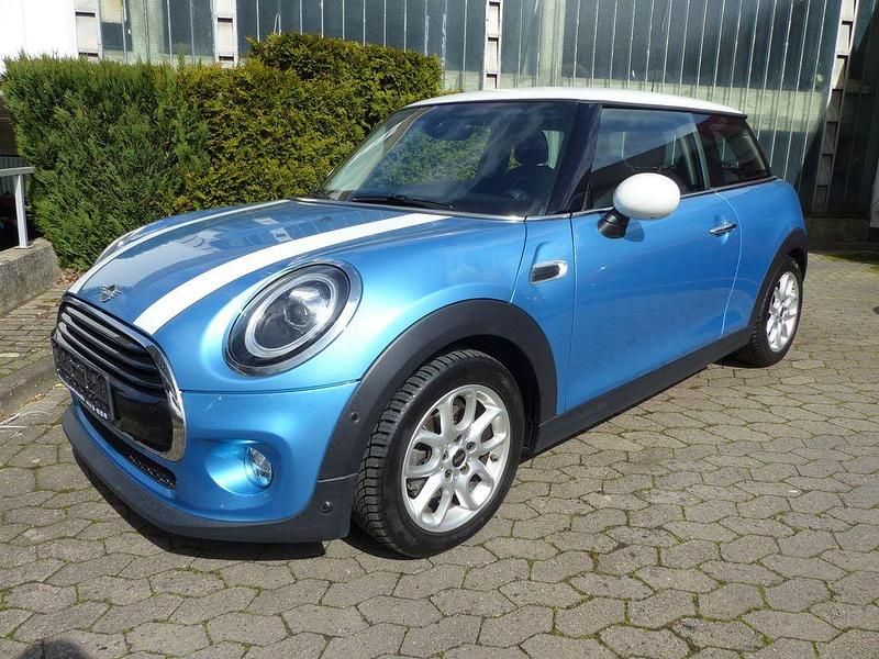 Gebraucht Mini Cooper D 116 PS (85 kW) 2018 Electric blue ii Kleinwagen