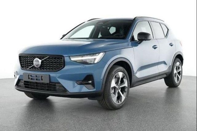 Fjord blue (blau) Gebraucht 2025 Volvo XC40 Ultra SUV | 38.740 € (Etwas zu teuer) - Bild 1/4
