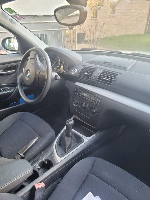 Gebraucht BMW 116 122 PS (89 kW) 2009 Weiß Kleinwagen