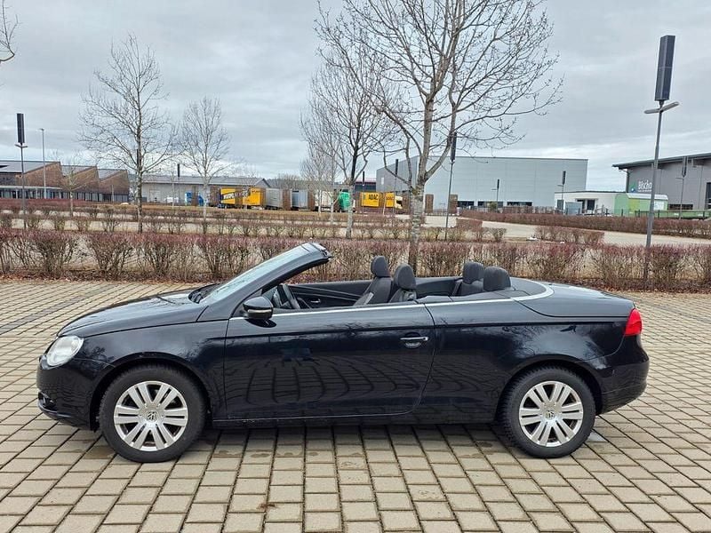 Usata VW Eos 122 CV (89 kW) 2010 Nero Cabrio