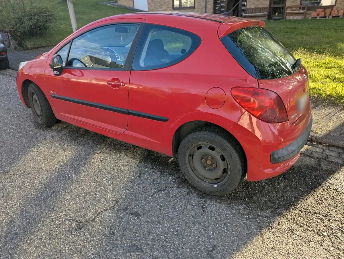 Gebraucht Peugeot 207 95 PS (69 kW) 2009 Rot Kleinwagen