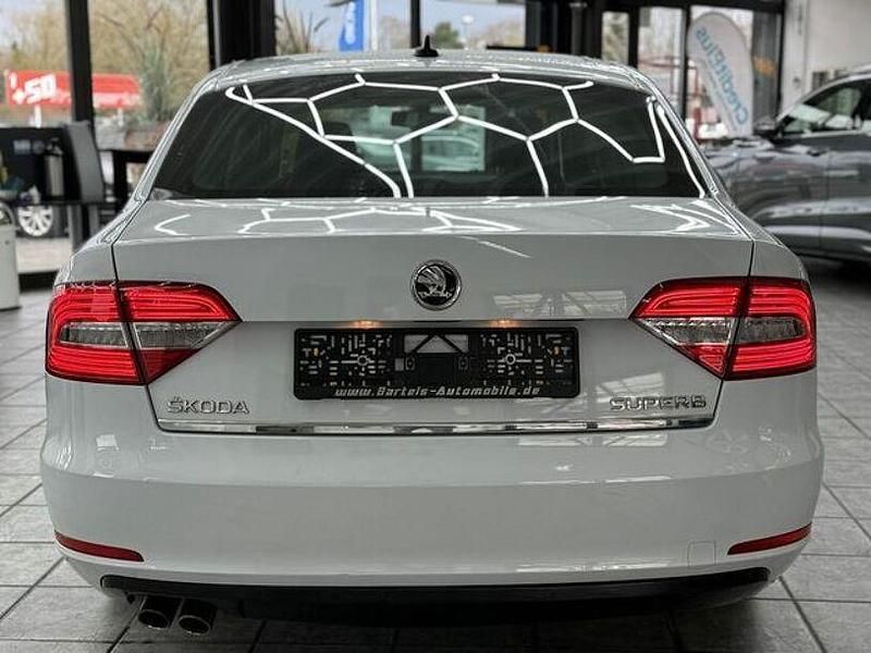 Gebraucht Skoda Superb Elegance 170 PS (125 kW) 2015 Moonweiss metallic Limousine