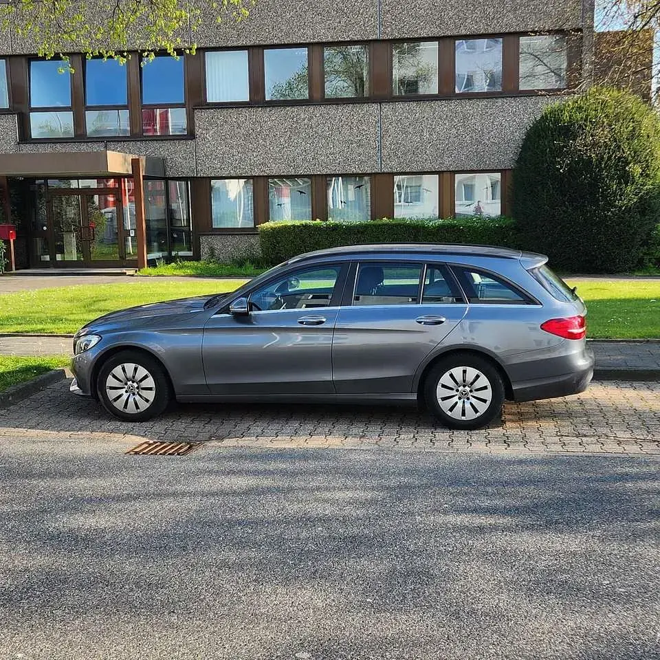 Second-hand Mercedes C220 170 CP (125 kW) 2017 Gri Break
