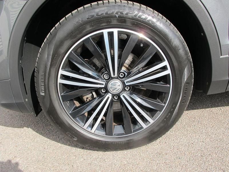 Gebraucht VW Tiguan Highline 150 PS (110 kW) 2020 Grau SUV