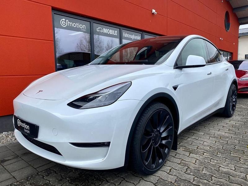 Perlweiß Gebraucht 2022 Tesla Model Y Performance SUV | 37.980 € (Fairer Preis) - Bild 1/4