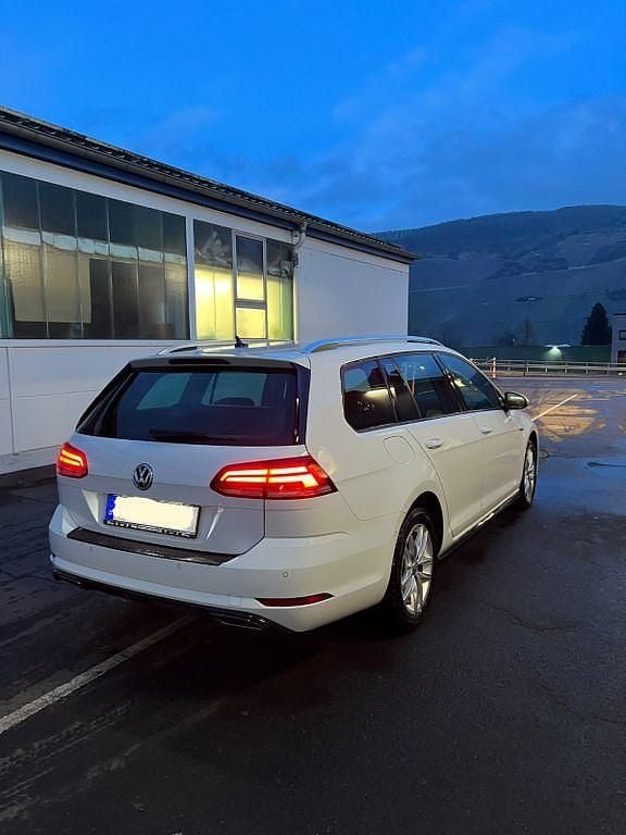 Gebraucht VW Golf VII Comfortline 150 PS (110 kW) 2020 Weiß Kombi
