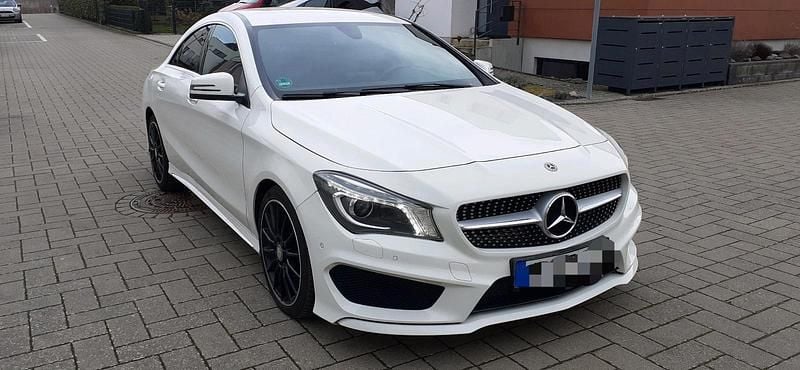 Gebraucht Mercedes CLA180 AMG line 122 PS (89 kW) 2015 Weiß Limousine