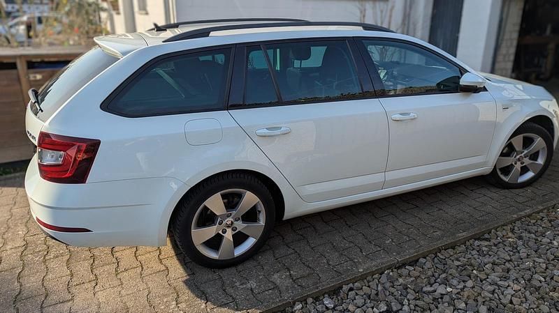 Gebraucht Skoda Octavia Clever 150 PS (110 kW) 2019 Weiß Kombi