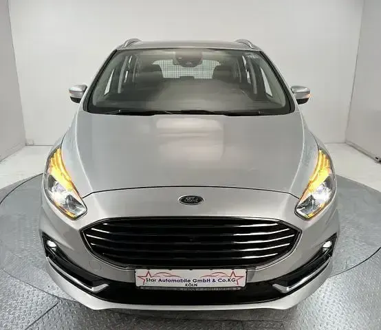 Gebraucht Ford S-MAX Titanium 150 PS (110 kW) 2020 Polar silber Van / Kleinbus