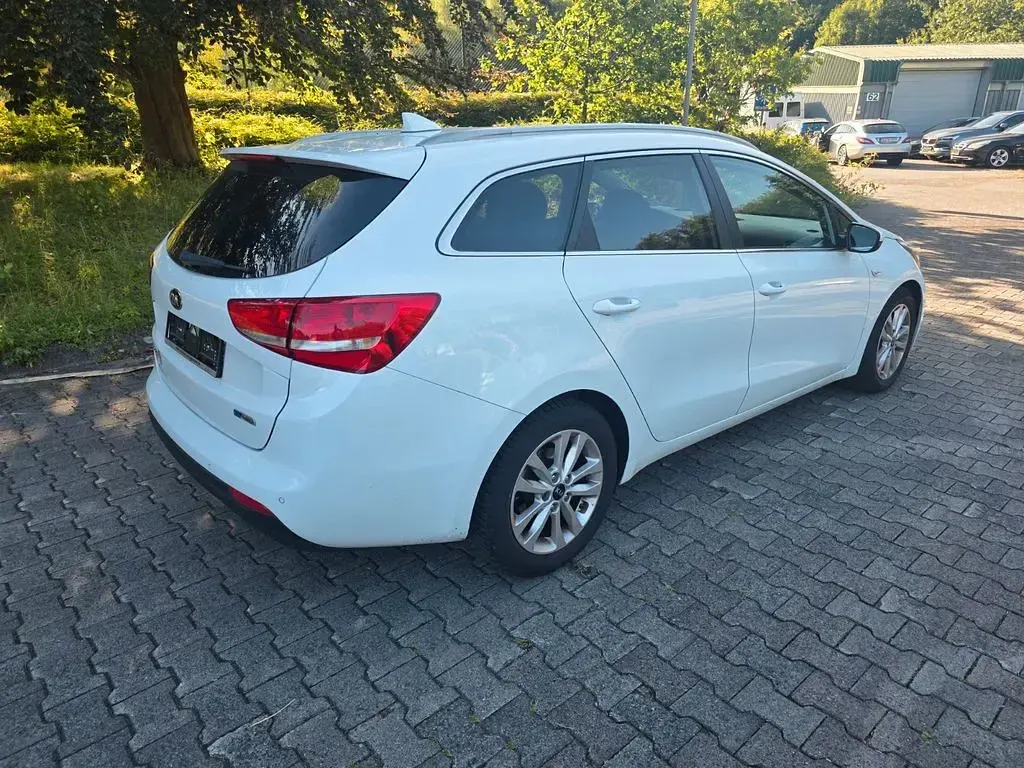 Gebraucht Kia Ceed Sportswagon 99 PS (72 kW) 2018 Weiß Kombi