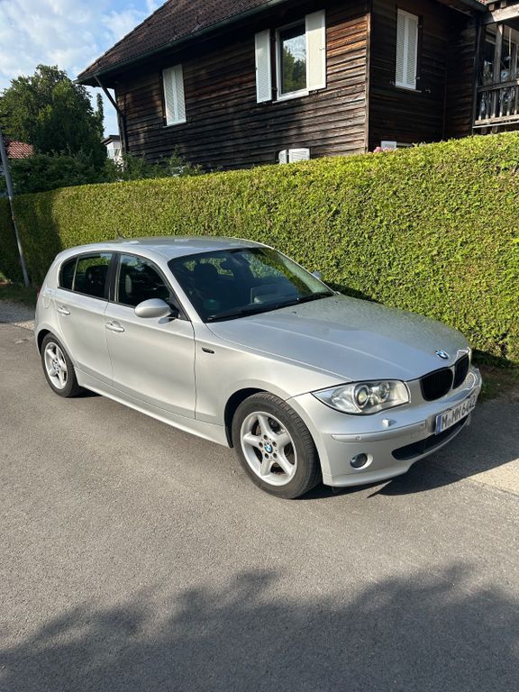 Silber Gebraucht 2006 BMW 120 Sport Line Kleinwagen | 6.000 € (Etwas zu teuer) - Bild 1/4