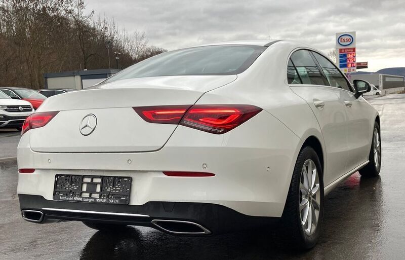 Gebraucht Mercedes CLA200 150 PS (110 kW) 2020 Weiß (polarweiss  unilack) Limousine