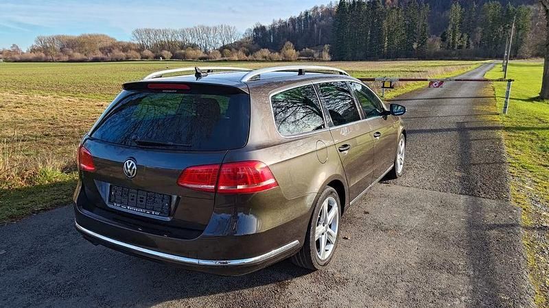 Gebraucht VW Passat Highline 211 PS (155 kW) 2012 Braun Limousine