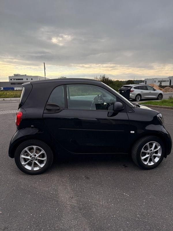 Schwarz Gebraucht 2017 Smart ForTwo Coupé Coupé | 7.100 € (Fairer Preis) - Bild 1/4