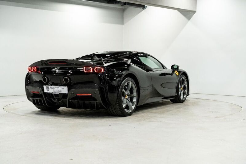 Gebraucht Ferrari SF90 2024 Schwarz Cabrio