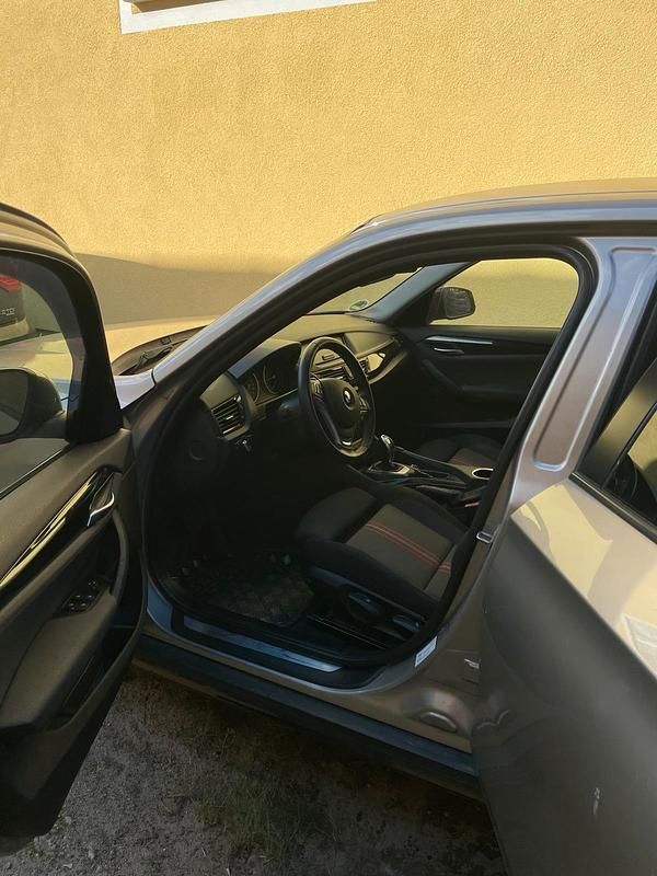 Silber Gebraucht 2012 BMW X1 Sport Line SUV | 9.499 € (Guter Preis) - Bild 1/4