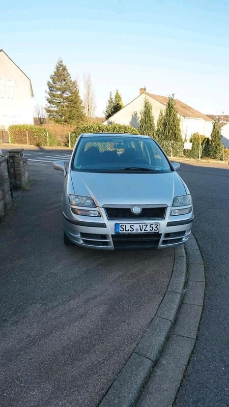 Silber Gebraucht 2008 Fiat Ulysse Van / Kleinbus | 2.750 € - Bild 1/4