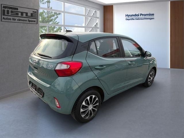 Gebraucht Hyundai i10 Select 67 PS (49 kW) 2023 Gruen Kleinwagen