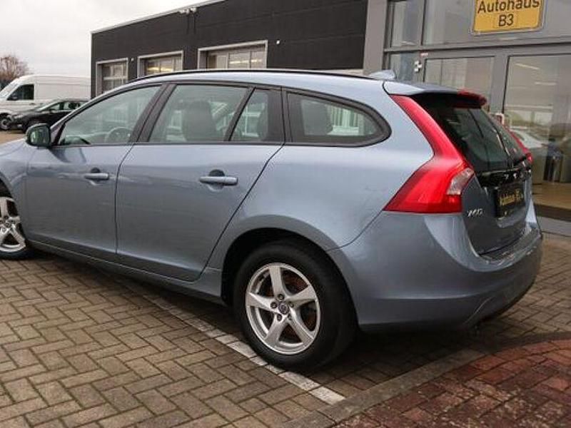 Gebraucht Volvo V60 Business Edition 150 PS (110 kW) 2017 Blau Kombi