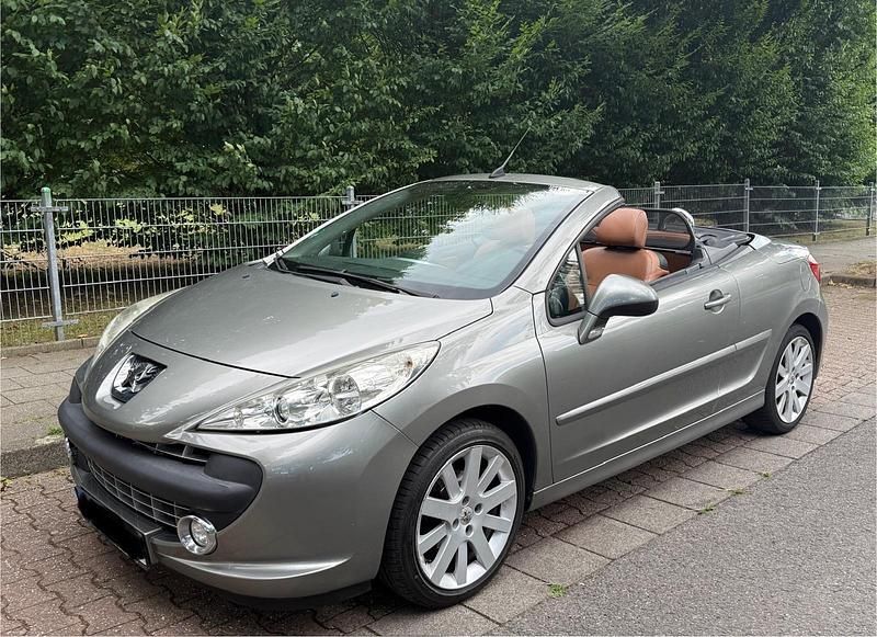 Grau Gebraucht 2009 Peugeot 207 CC Cabrio | 2.990 € (Fairer Preis) - Bild 1/4
