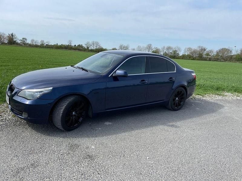Gebraucht BMW 520 Exclusive 177 PS (130 kW) 2009 Blau Limousine
