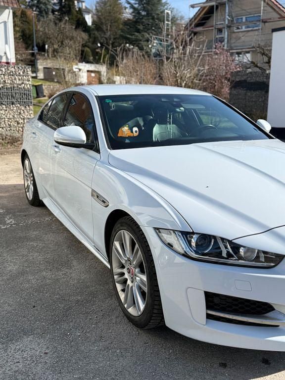Gebraucht Jaguar XE 179 PS (131 kW) 2017 Weiß Limousine