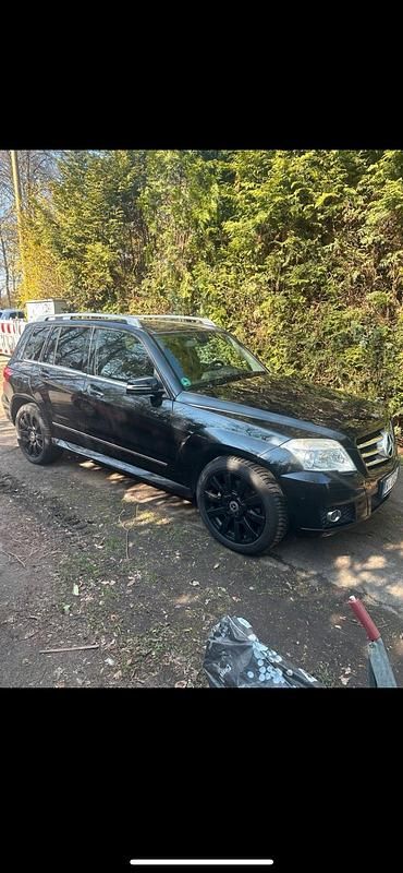 Schwarz Gebraucht 2009 Mercedes GLK350 SUV | 10.890 € (Fairer Preis) - Bild 1/4