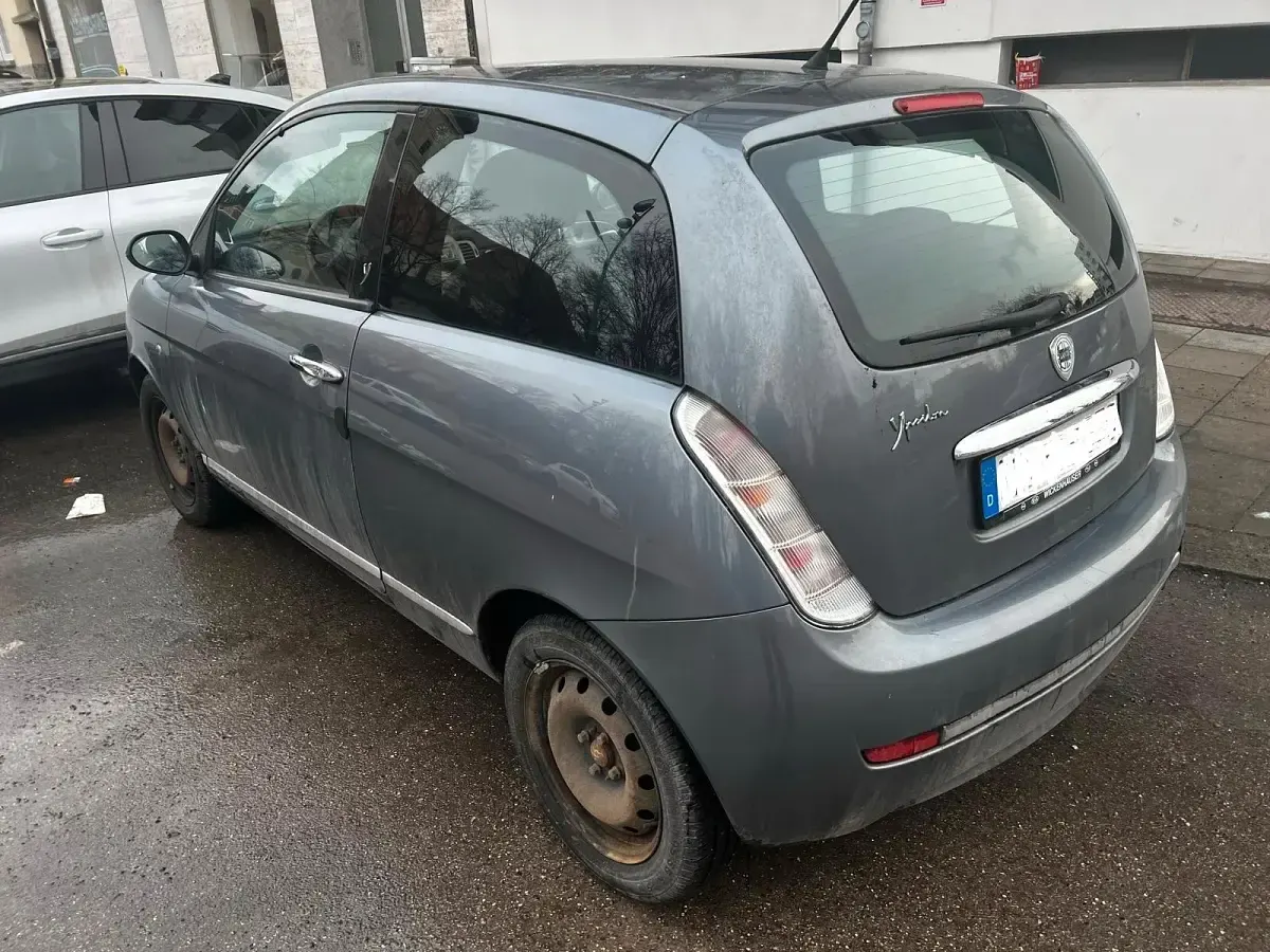 Usata Lancia Ypsilon 72 CV (52 kW) 2008 Grigio Utilitaria