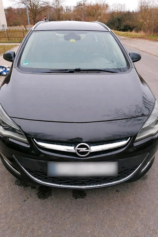 Gebraucht Opel Astra 165 PS (121 kW) 2013 Schwarz Kombi