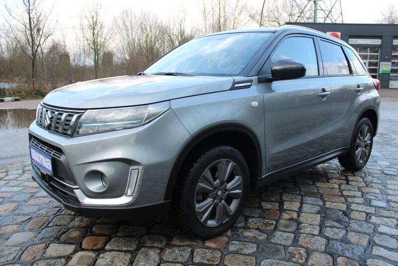 Grau Gebraucht 2020 Suzuki Vitara Comfort SUV | 17.390 € (Fairer Preis) - Bild 1/4