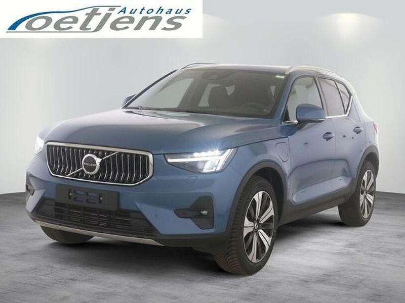 Blau Gebraucht 2022 Volvo XC40 Core SUV | 35.980 € (Etwas zu teuer) - Bild 1/4
